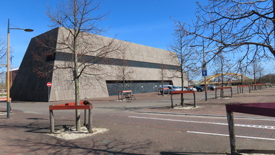 856008 Gezicht op het dienstgebouw (tunnelgebouw) van de Leidsche Rijntunnel, op het Berlijnplein in de wijk Leidsche ...